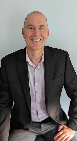 Peter Crosbie Headshot